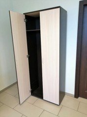 Офисный шкаф для верхней одежды