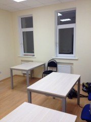 V-33 Стол на металлокаркасе